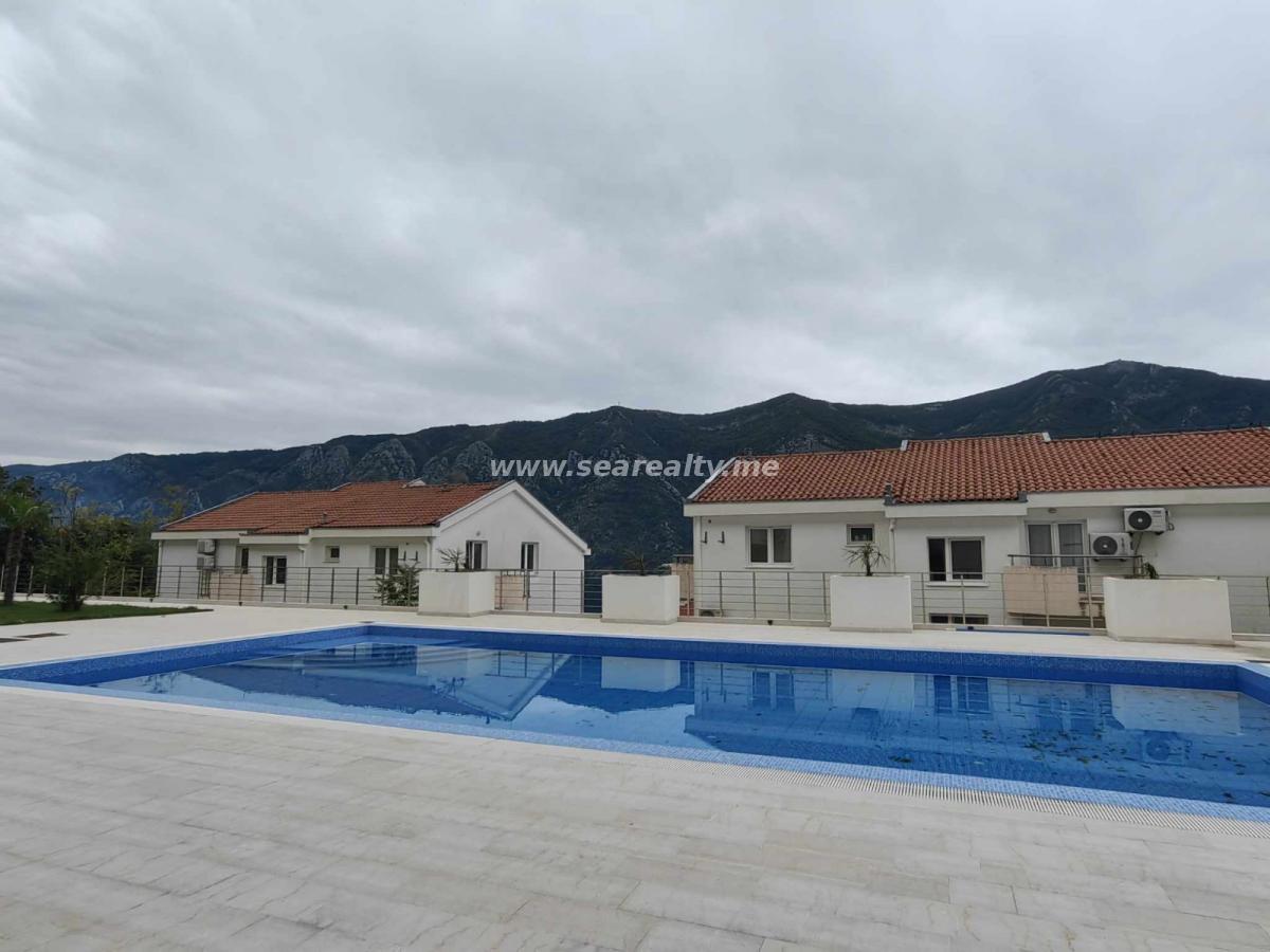 Sale - Modern One-Bedroom Apartment with Sea View 4