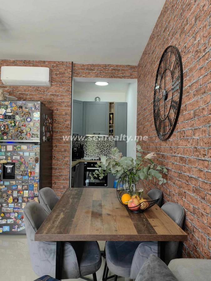 Sale - Modern One-Bedroom Apartment with Sea View 34