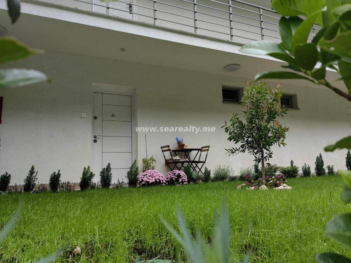Sale - Modern One-Bedroom Apartment with Sea View 7