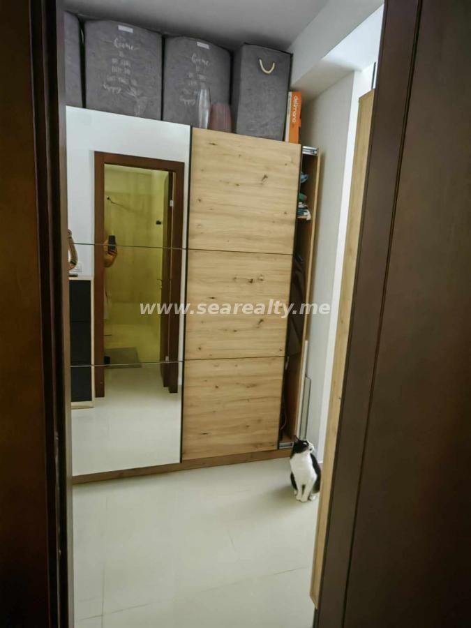 Sale - Modern One-Bedroom Apartment with Sea View 10