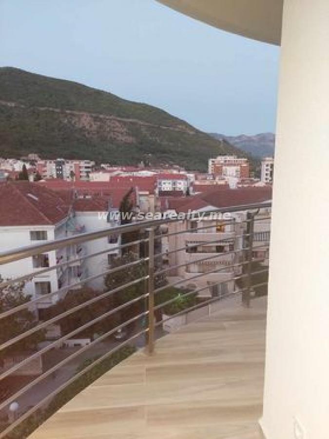 Dvoiposoban stan u Budvi, 64m² 12