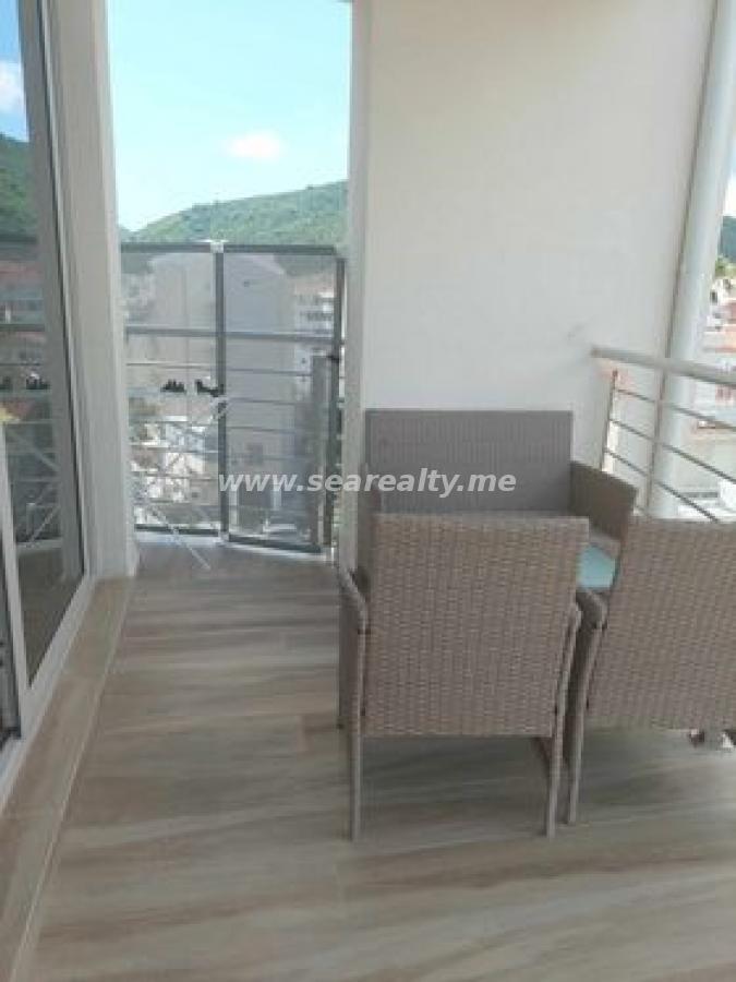 Dvoiposoban stan u Budvi, 64m² 14