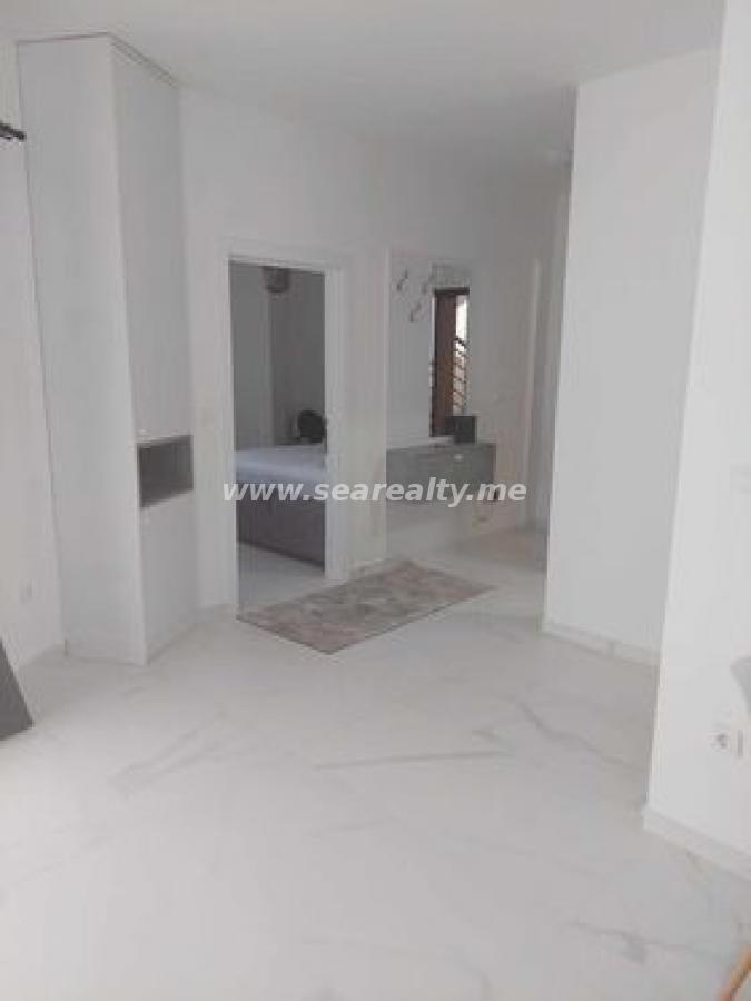 Dvoiposoban stan u Budvi, 64m² 16