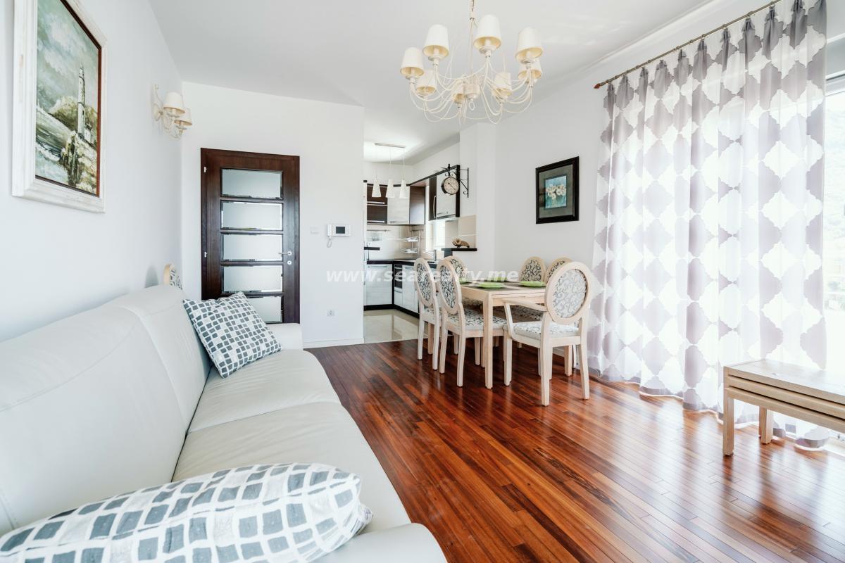 Dvoiposoban stan u Budvi, 76m² 3