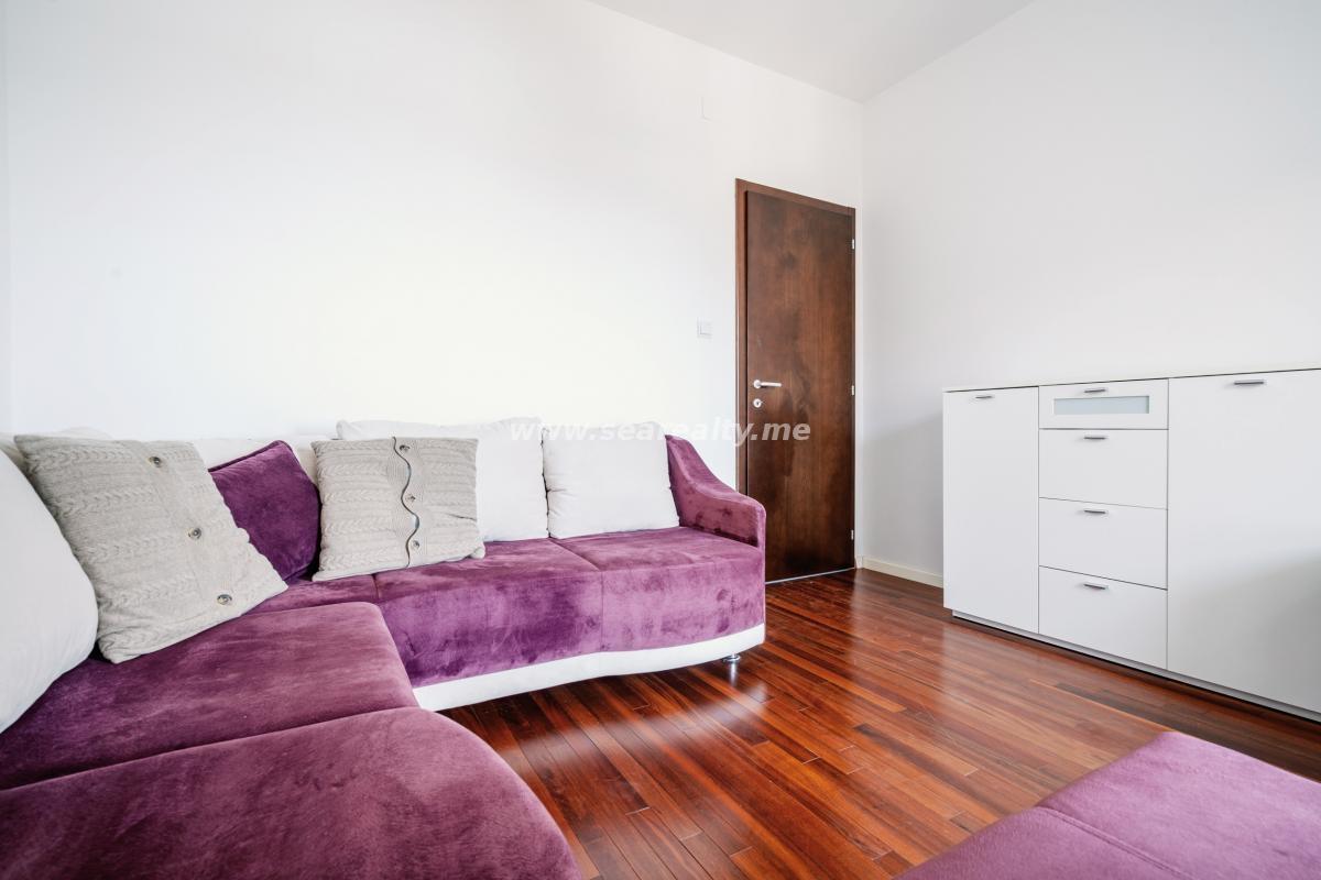 Dvoiposoban stan u Budvi, 76m² 5