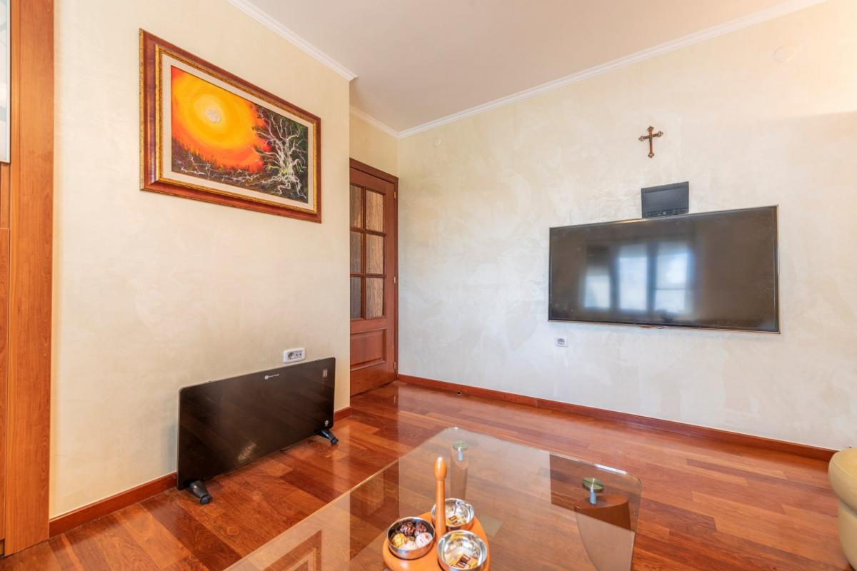 Elegant apartment 49 m2 for sale, Budva, 100 m away from the sea 4