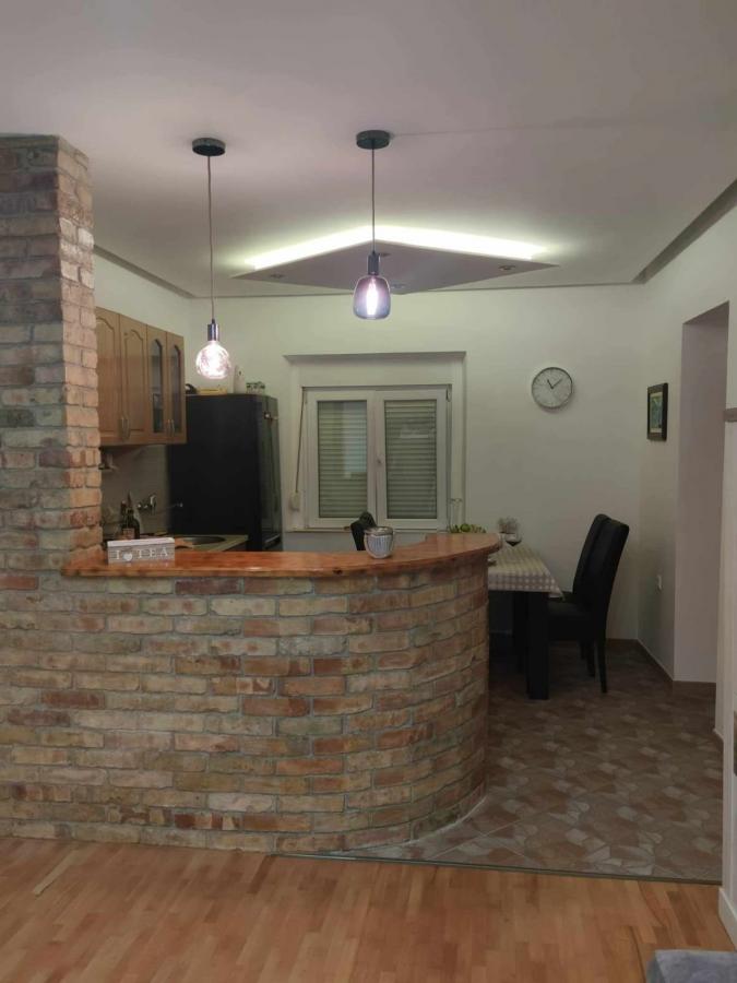 Dvosoban stan u Tivtu, 60m² 24