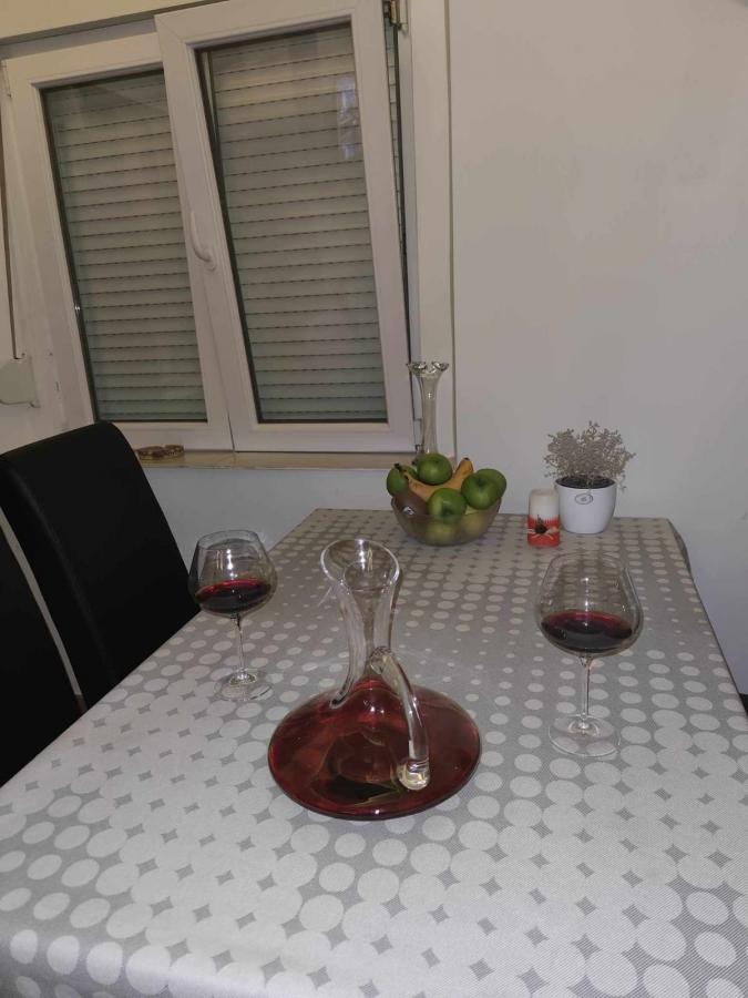 Dvosoban stan u Tivtu, 60m² 27