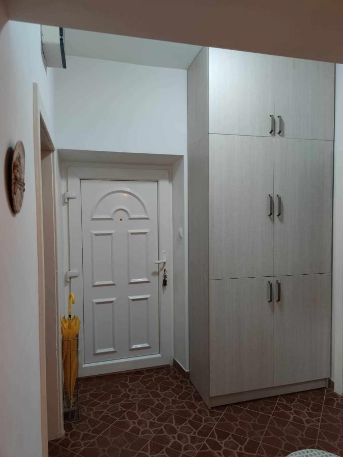 Dvosoban stan u Tivtu, 60m² 10