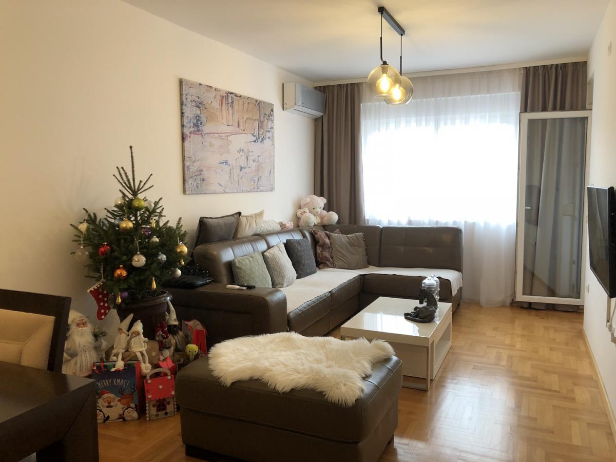 Jednoiposoban stan u Budvi, 52m²