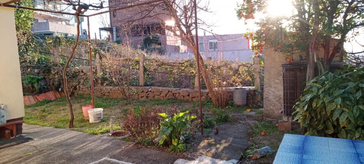 Kuća u Baru, 100m²