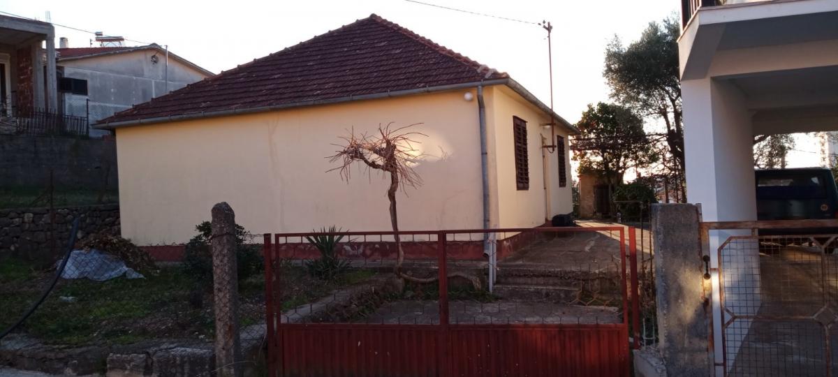Kuća u Baru, 100m² 3