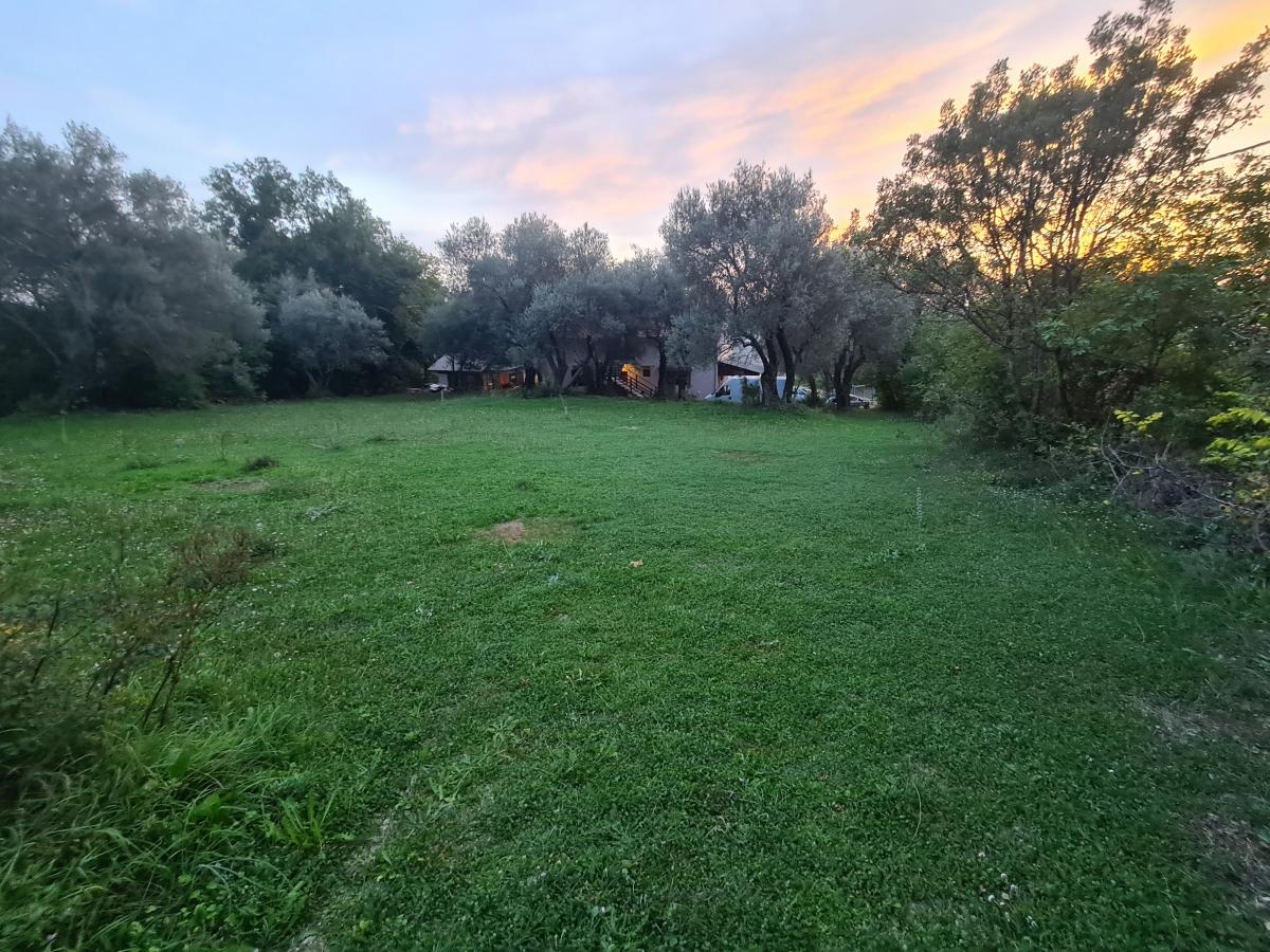 Nekretnina u Kotoru, 1760m²