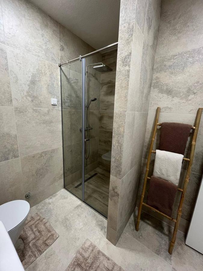 Dvosoban stan u Tivtu, 70m² 7