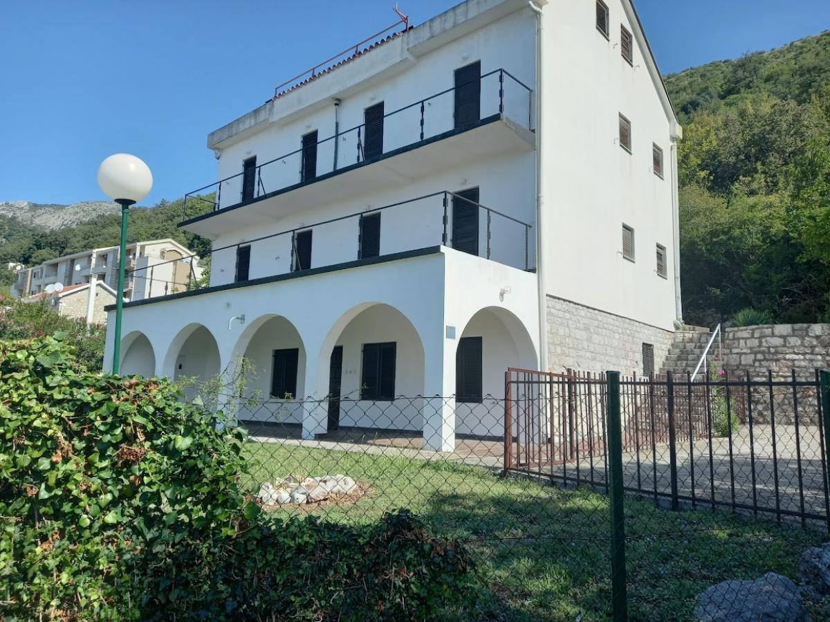 Kuća u Budvi, 489m²