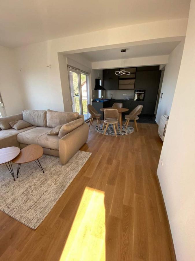 Dvosoban stan u Tivtu, 65m² 3