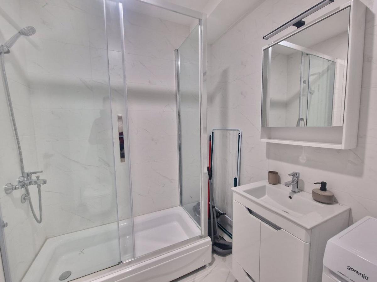 Trosoban stan u Tivtu, 64m² 4