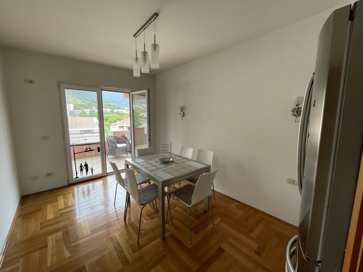 Četvorosoban stan u Tivtu, 191m² 14