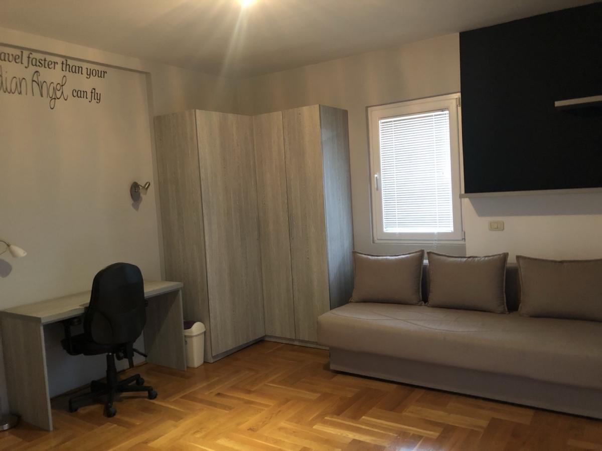 Četvorosoban stan u Tivtu, 191m² 15