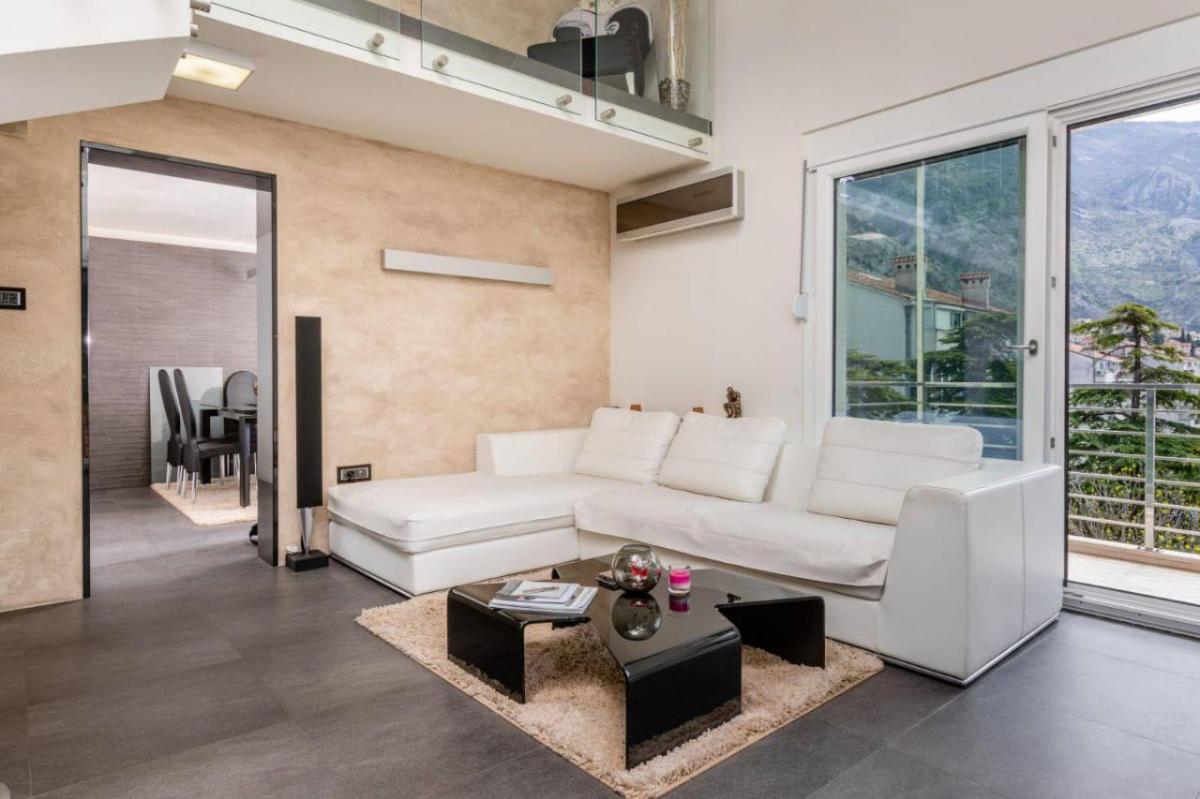Dvosoban stan u Kotoru, 120m²