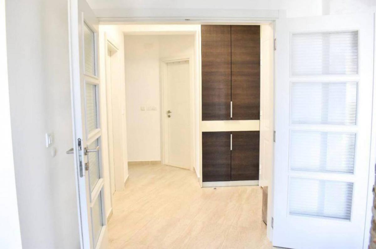Dvosoban stan u Kotoru, 84m² 8