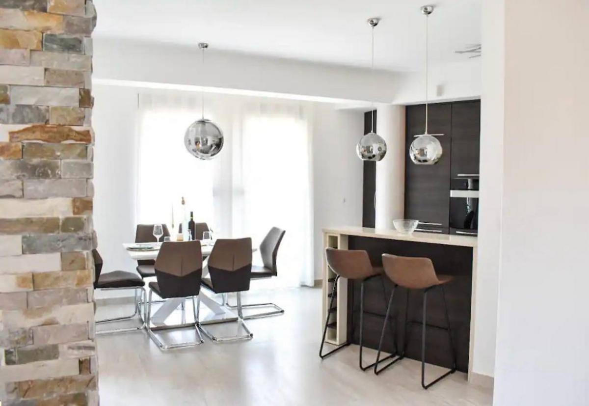 Dvosoban stan u Kotoru, 84m² 10