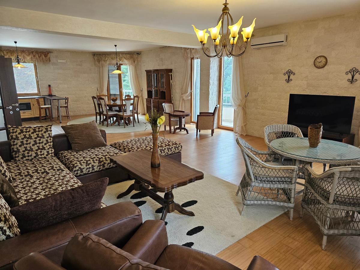 Troiposoban stan u Budvi, 146m² 4