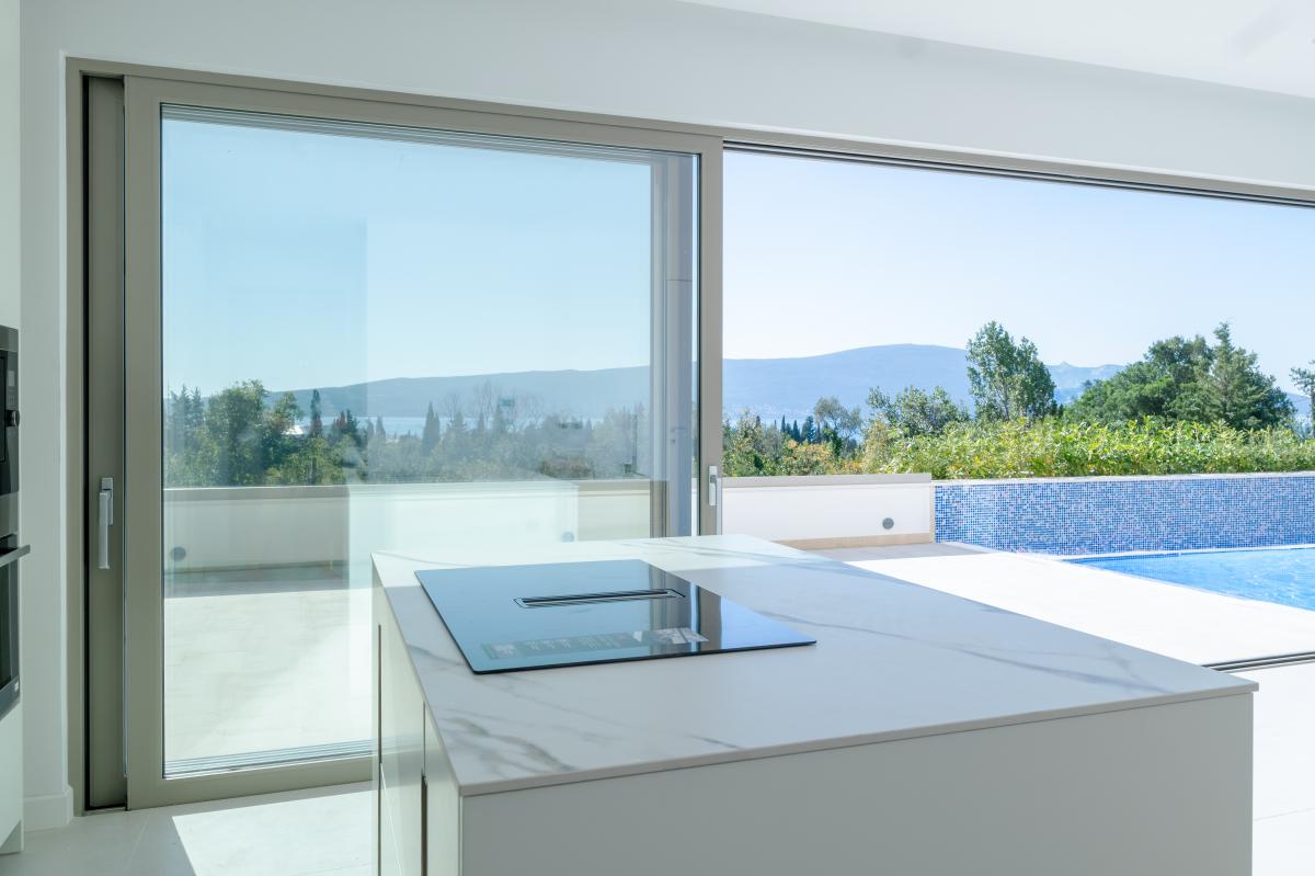Kuća u Tivtu, 220m² 10