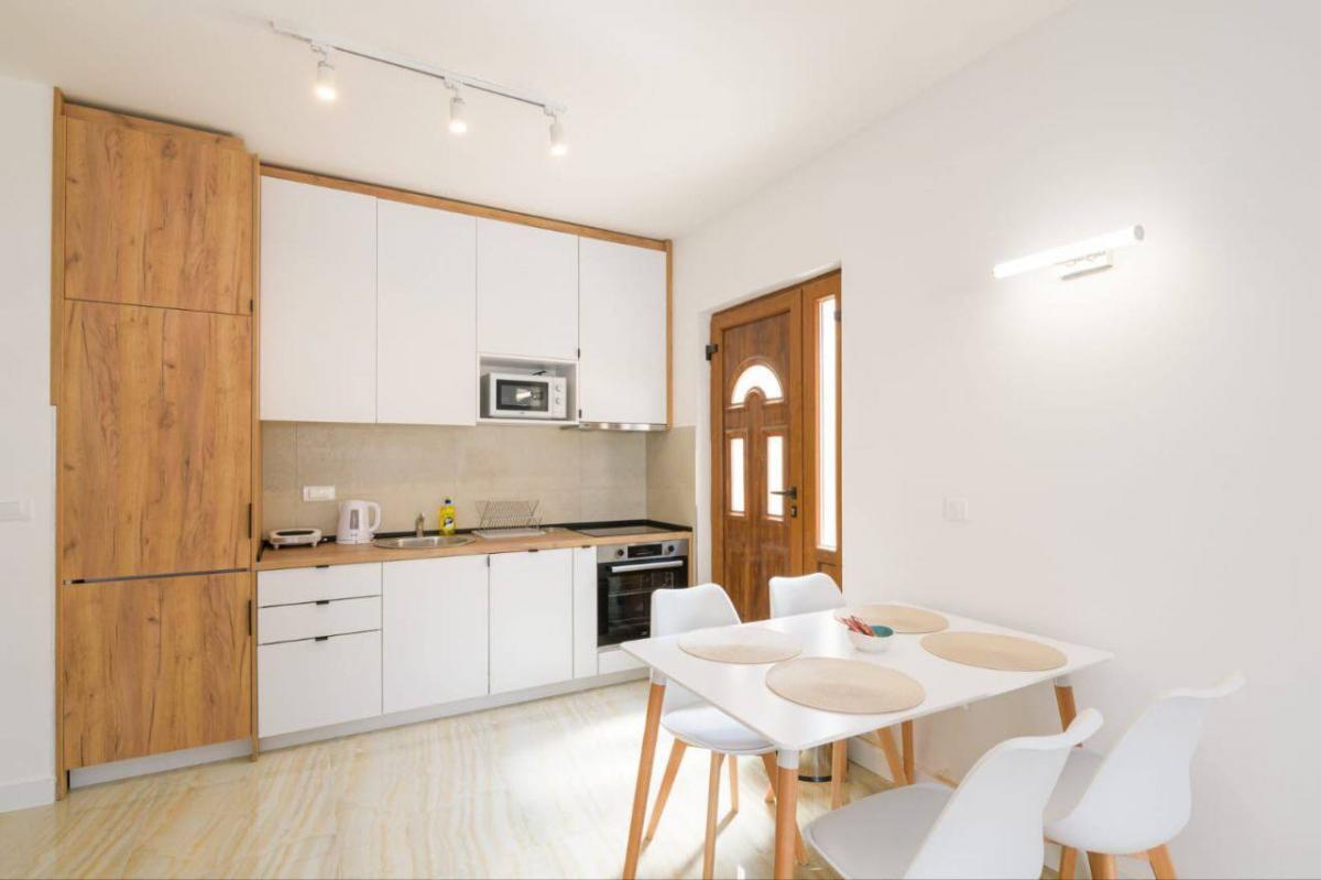 Jednoiposoban stan u Tivtu, 87m² 10