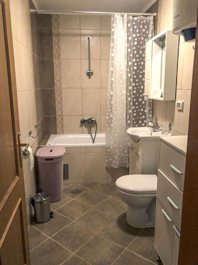 Annual Rent three-bedroom flat 10