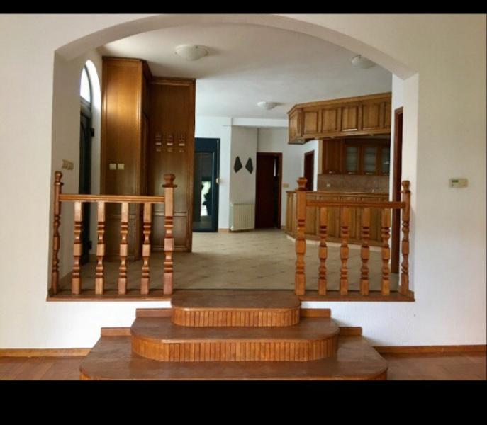 Kuća u Podgorici, 285m²