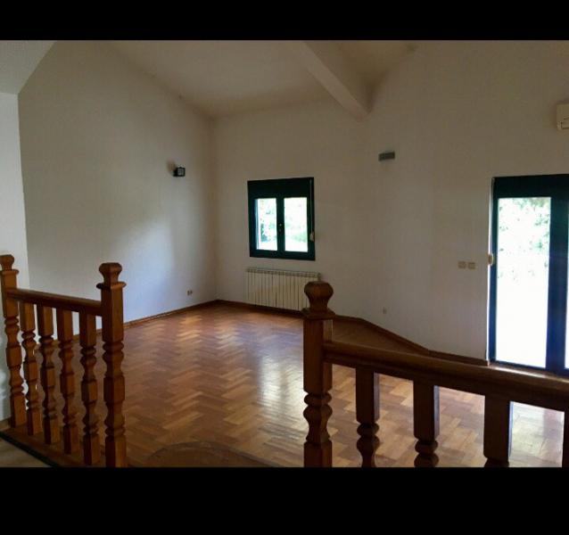 Kuća u Podgorici, 285m² 3