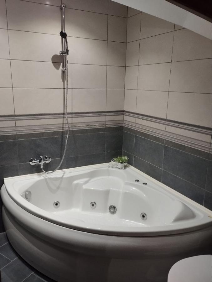 Two bedroom apartment, Tivat 9