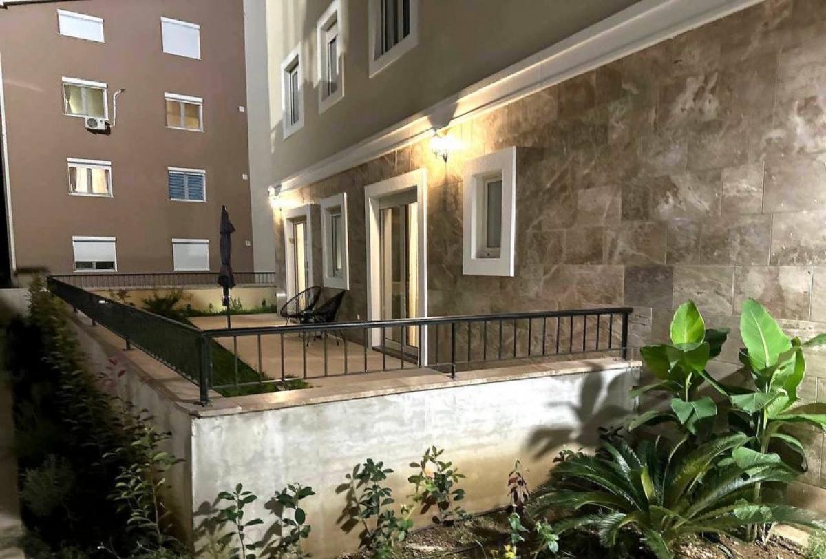 Troiposoban stan u Tivtu, 92m² 9