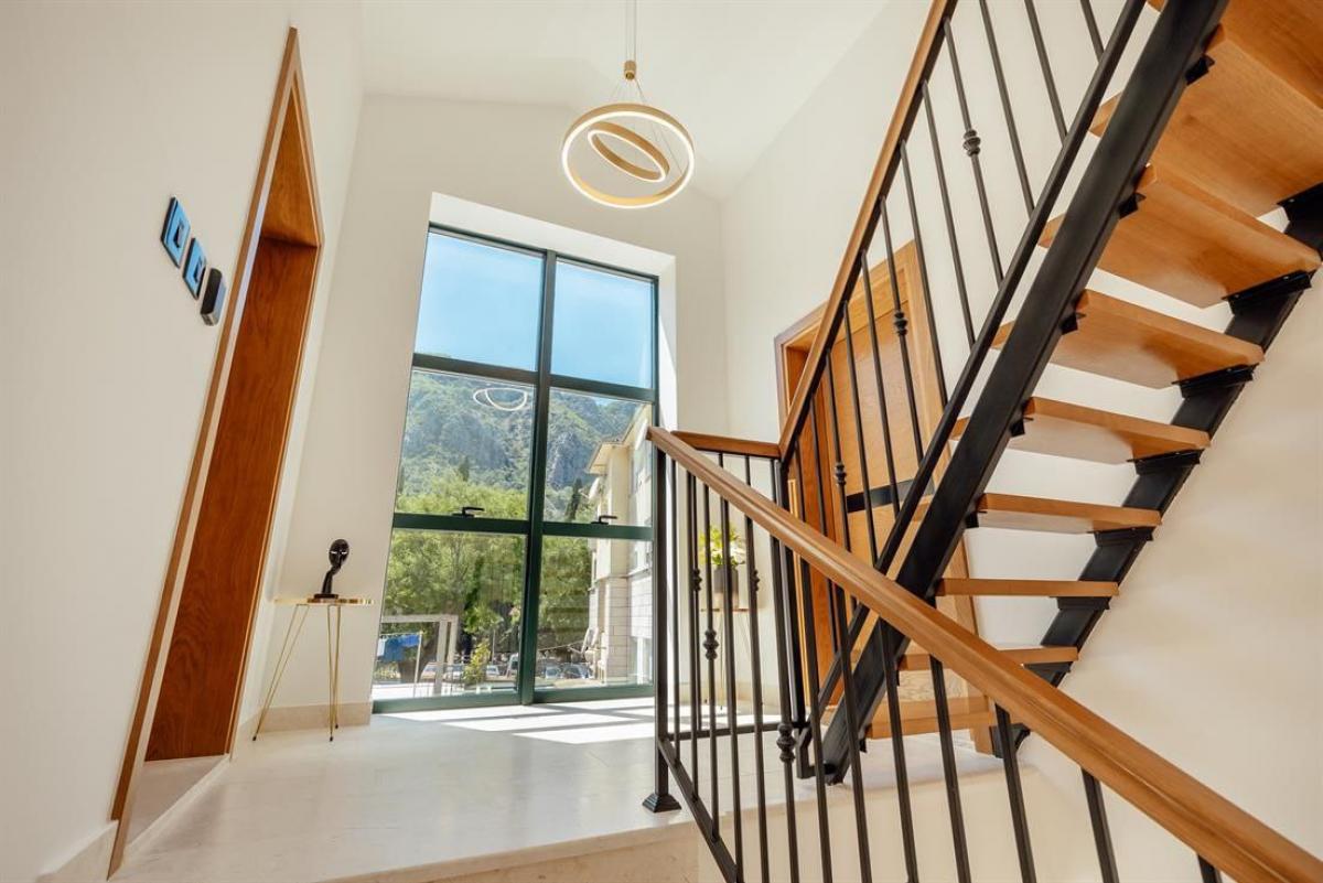 Stylish modern one-bedroom apartment for rent in Kotor, 50m2 5