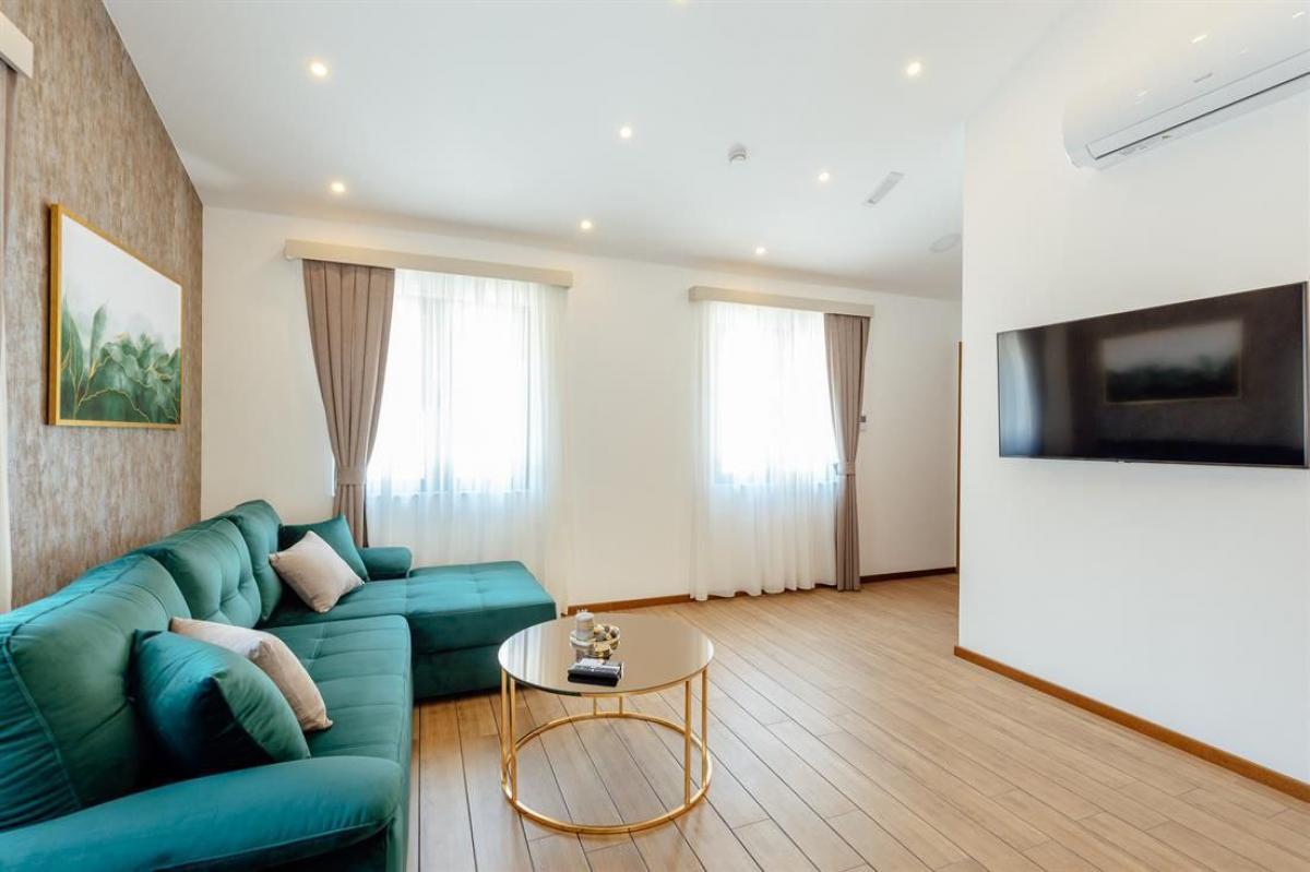 Stylish modern one-bedroom apartment for rent in Kotor, 50m2 7