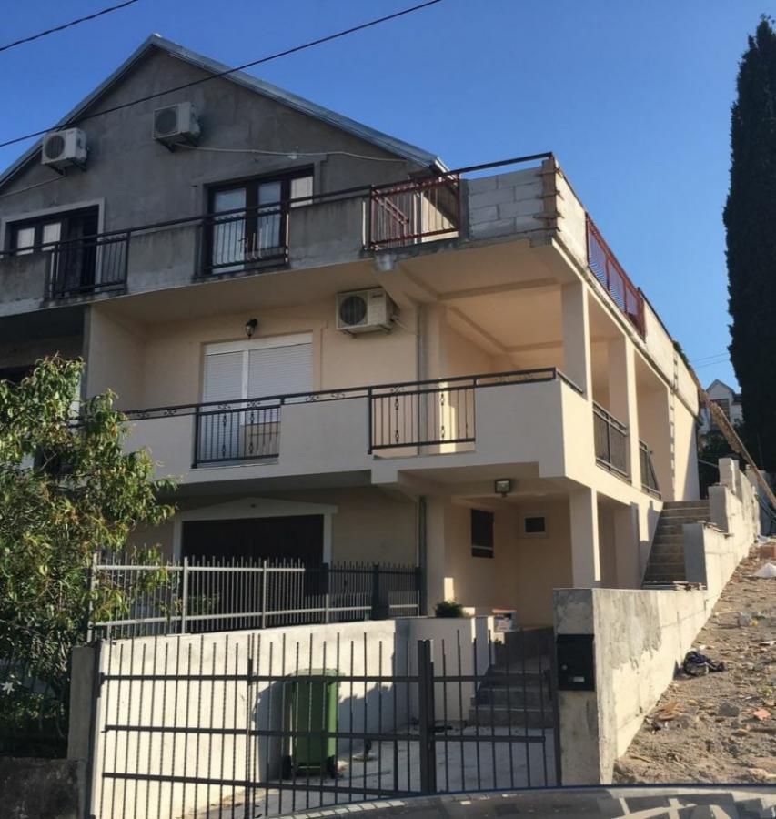 Kuća u Tivtu, 75m²