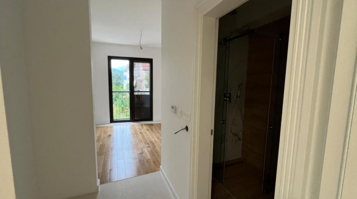 Two-bedroom apartment in Tivat, Podkuk 8