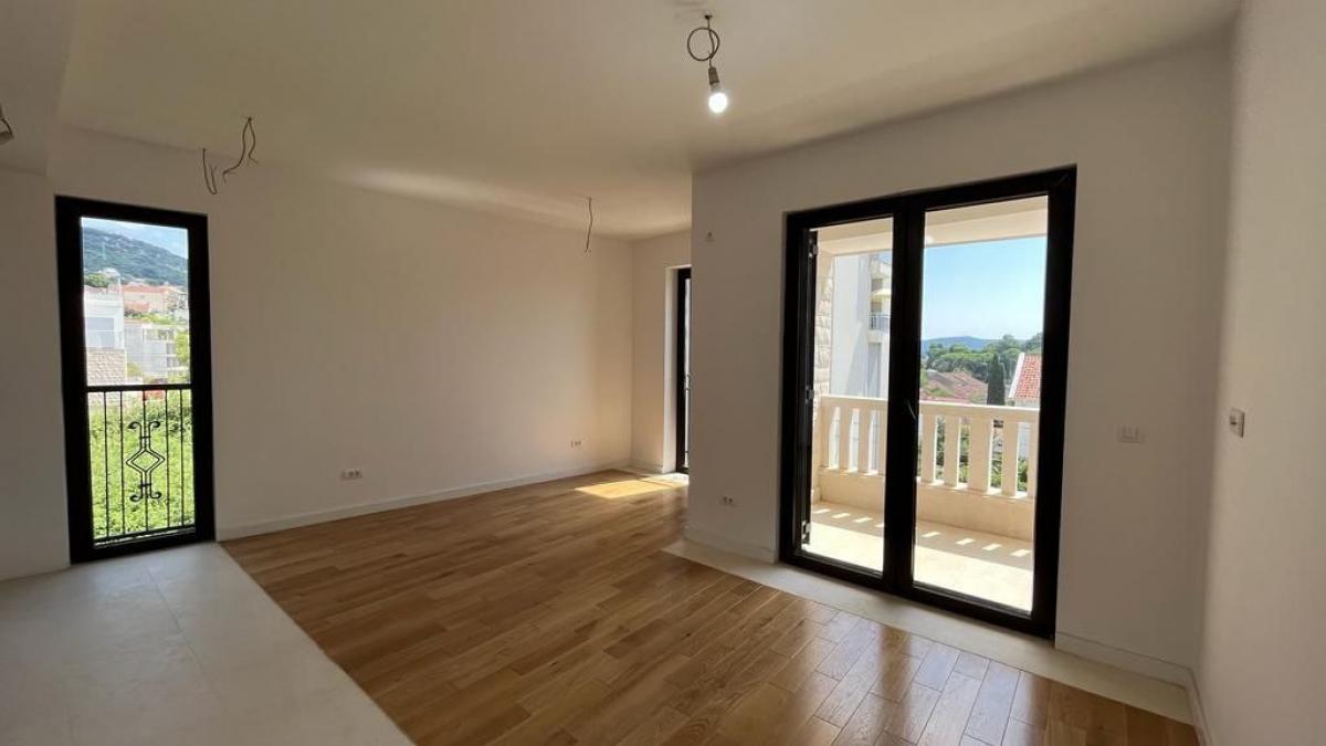 One-bedroom apartment in Podkuk, Tivat 7