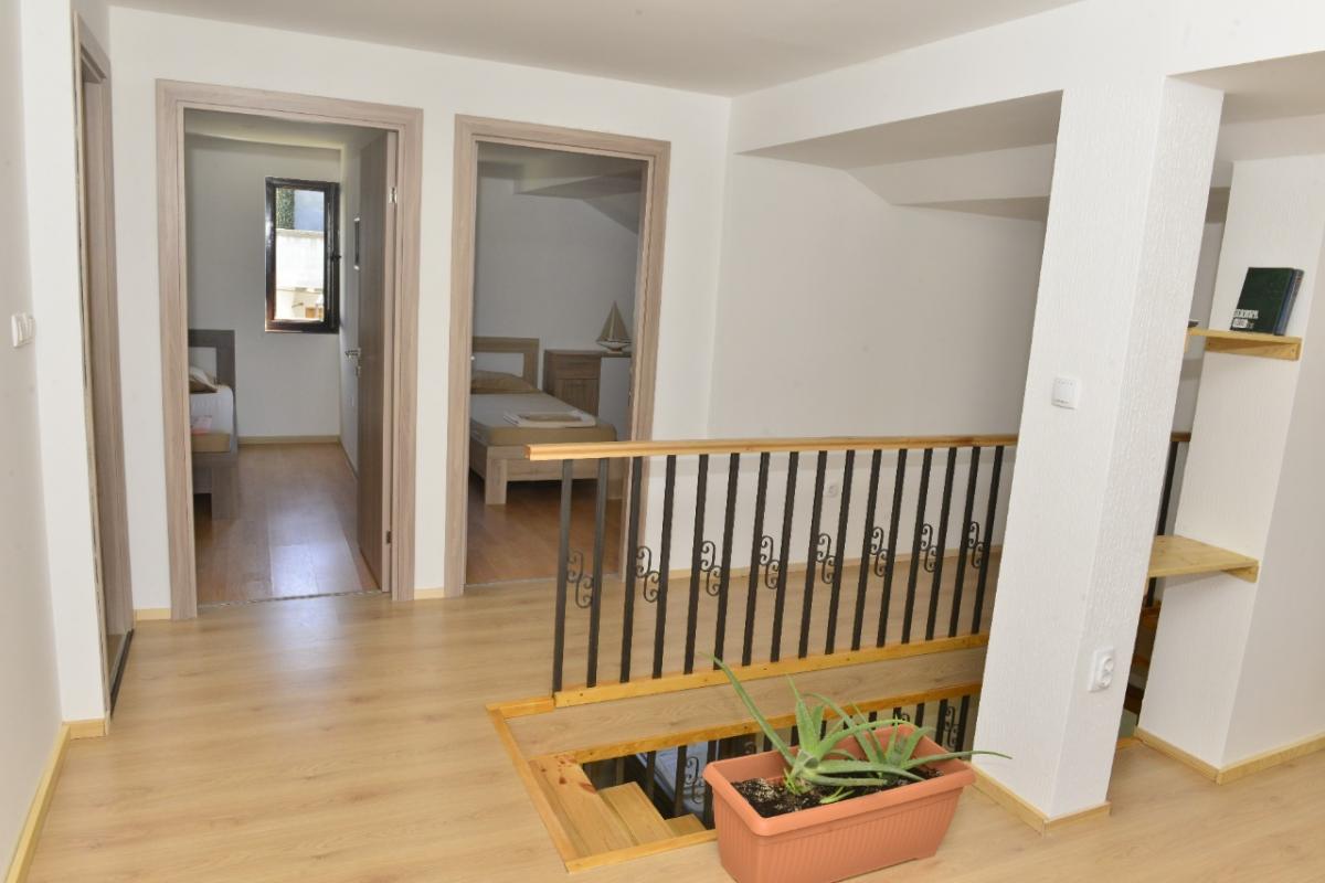 Četvorosoban stan u Kotoru, 218m² 8