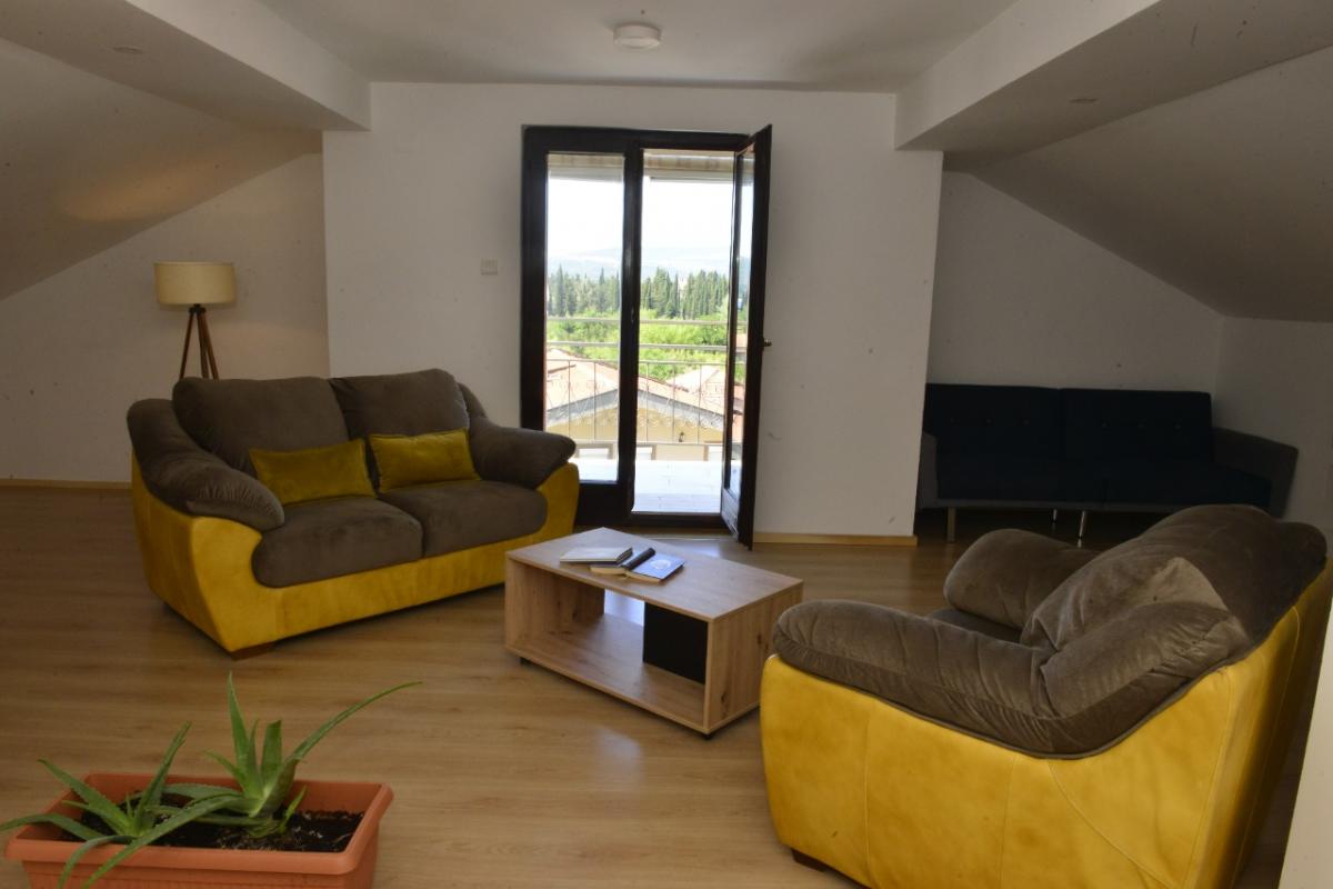 Četvorosoban stan u Kotoru, 218m² 9