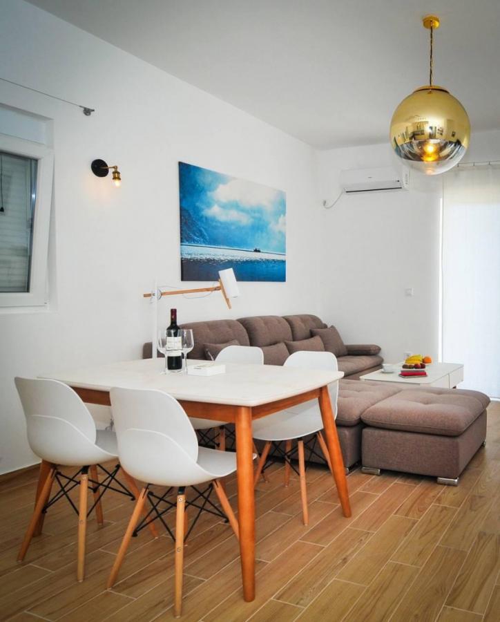 Dvosoban stan u Tivtu, 95m² 2