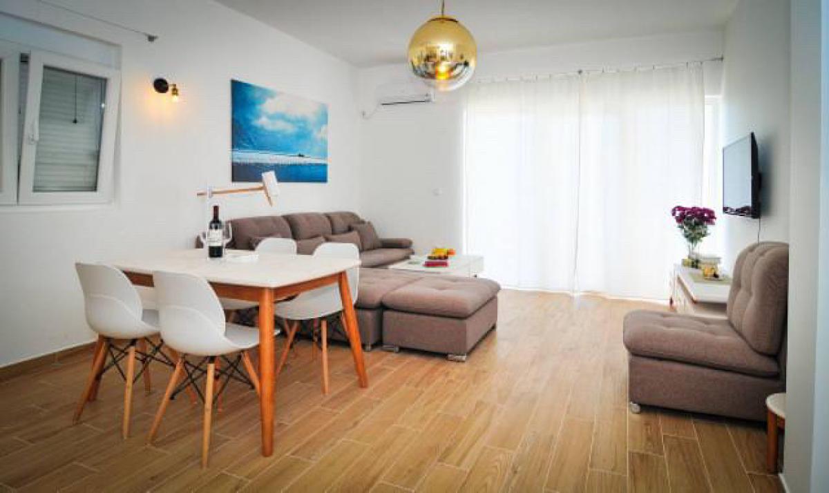 Dvosoban stan u Tivtu, 95m² 8