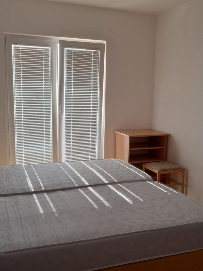 Spacious Three-Bedroom Apartment in Seljanovo, Tivat. 3