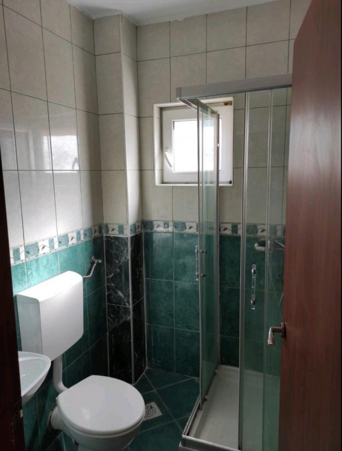 Spacious Three-Bedroom Apartment in Seljanovo, Tivat. 6