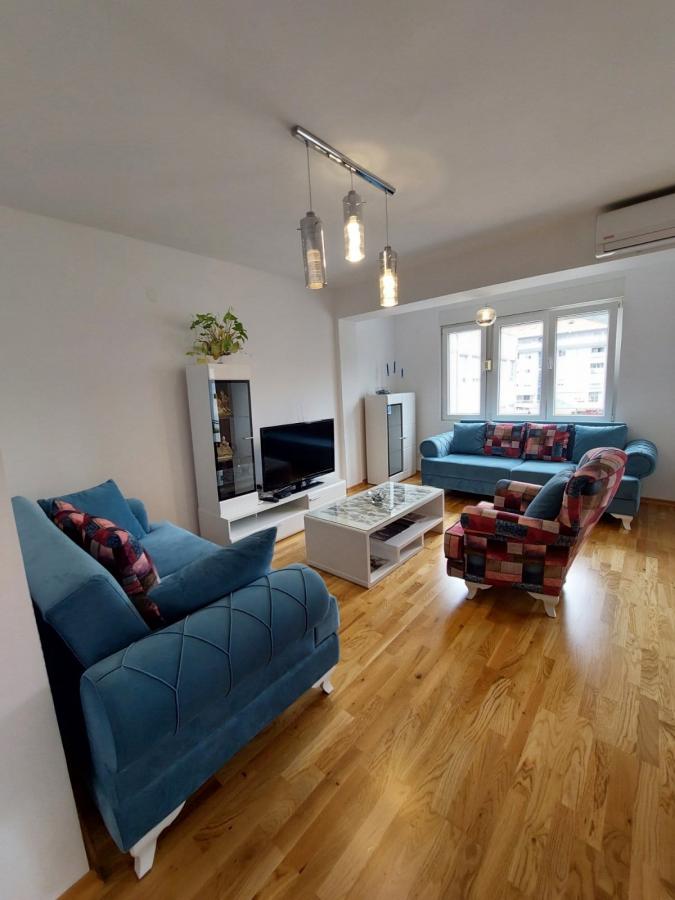 Dvosoban stan u Tivtu, 70m²
