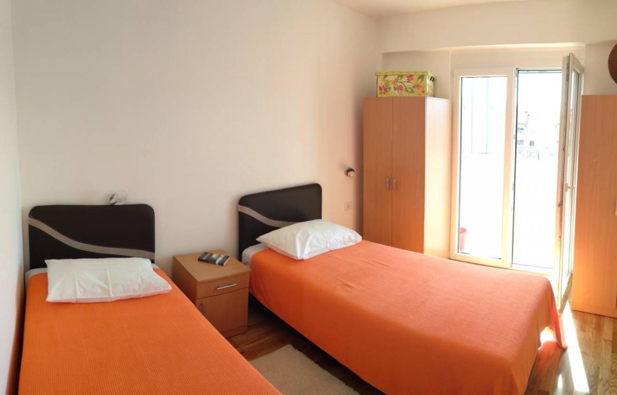 Dvosoban stan u Tivtu, 70m² 9