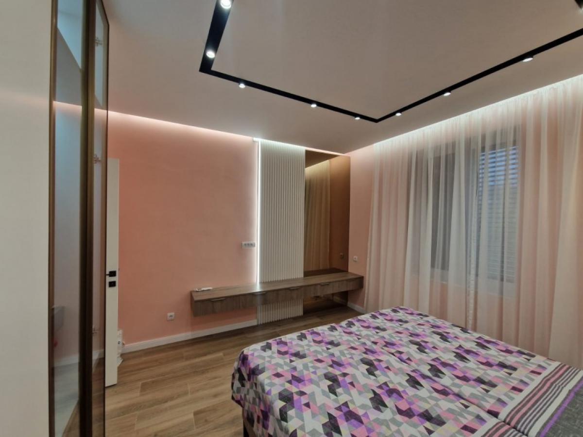 Dvosoban stan u Tivtu, 72m²