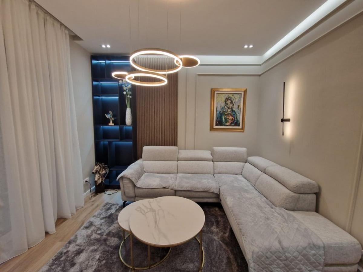 Dvosoban stan u Tivtu, 72m² 10