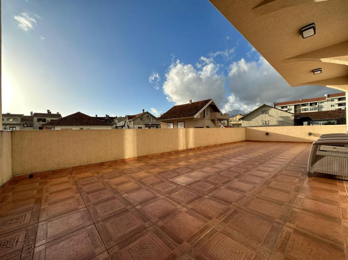 Four-bedroom apartment for long term-rent TIvat 6